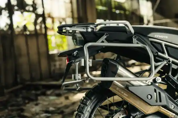 Livrare expres SUPORT SIDE CASE CFMOTO 450MT – GRI