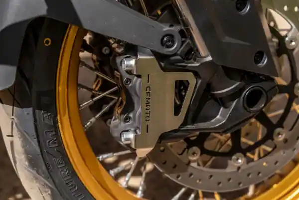 PROTECȚIE ETRIER FRÂNĂ FAȚĂ CFMOTO 800MT / 800MT-X / 800MT ES – GRI Reducere